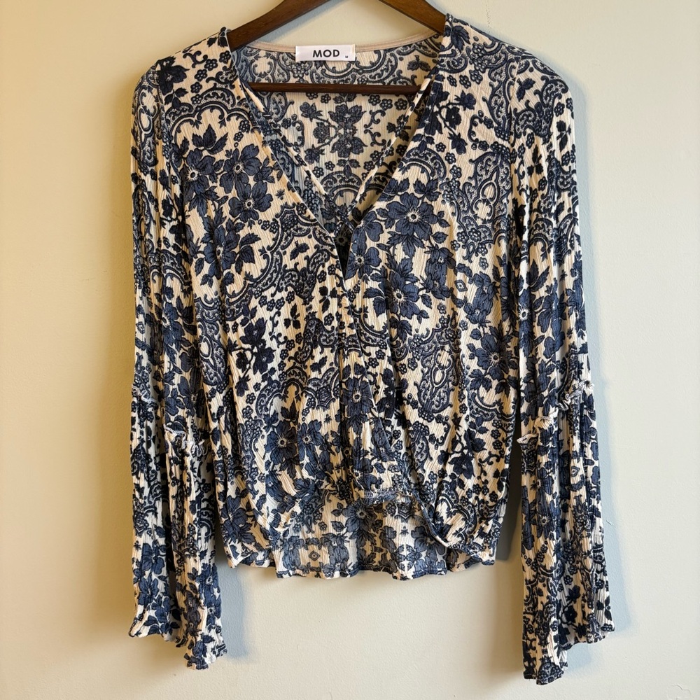 MOD Spring Boho Floral Bell Sleeve Blouse Medium Blue Cream Cropped Top